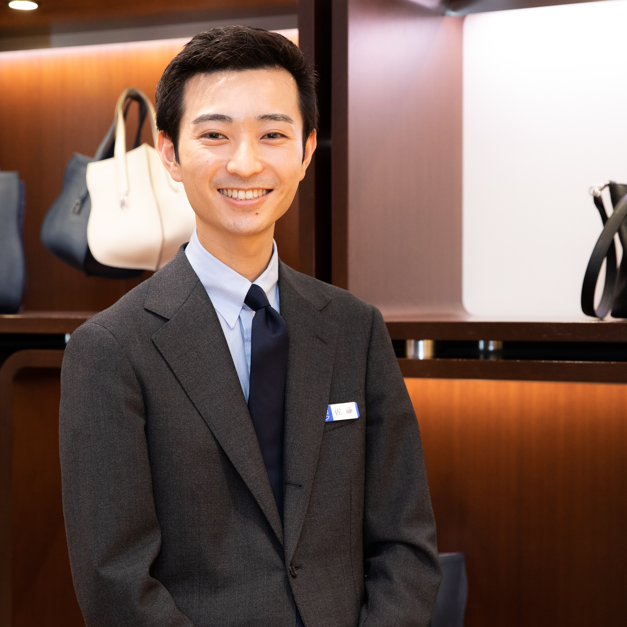 バッグも肌と同じ感覚で、お手入れを。〈ヒロフ〉の美学が光る「美しい